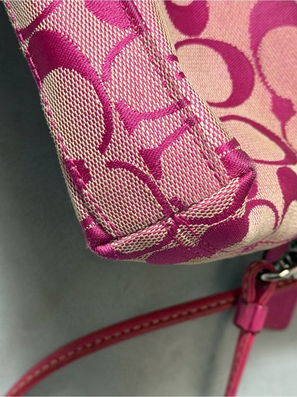Coach Turlock Hot Pink Jaquard Leather Canvas Wrislet Mini Bag Y2K - Picture 6 of 14